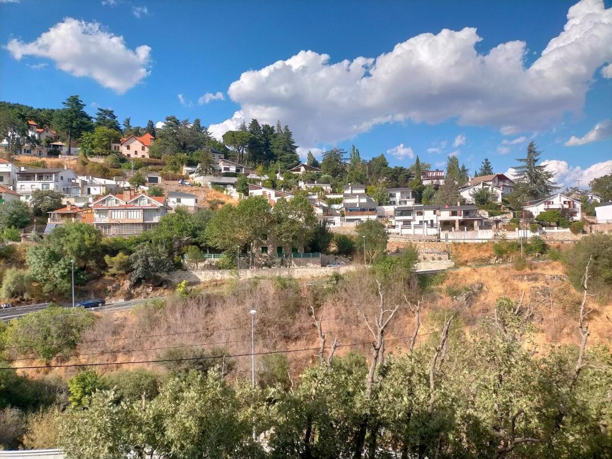 Apartamento Rural Miraflores de la Sierra Exteriör bild
